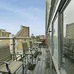 Large 2 Bed 2 Bath Flat With Patio, Canary Wharf