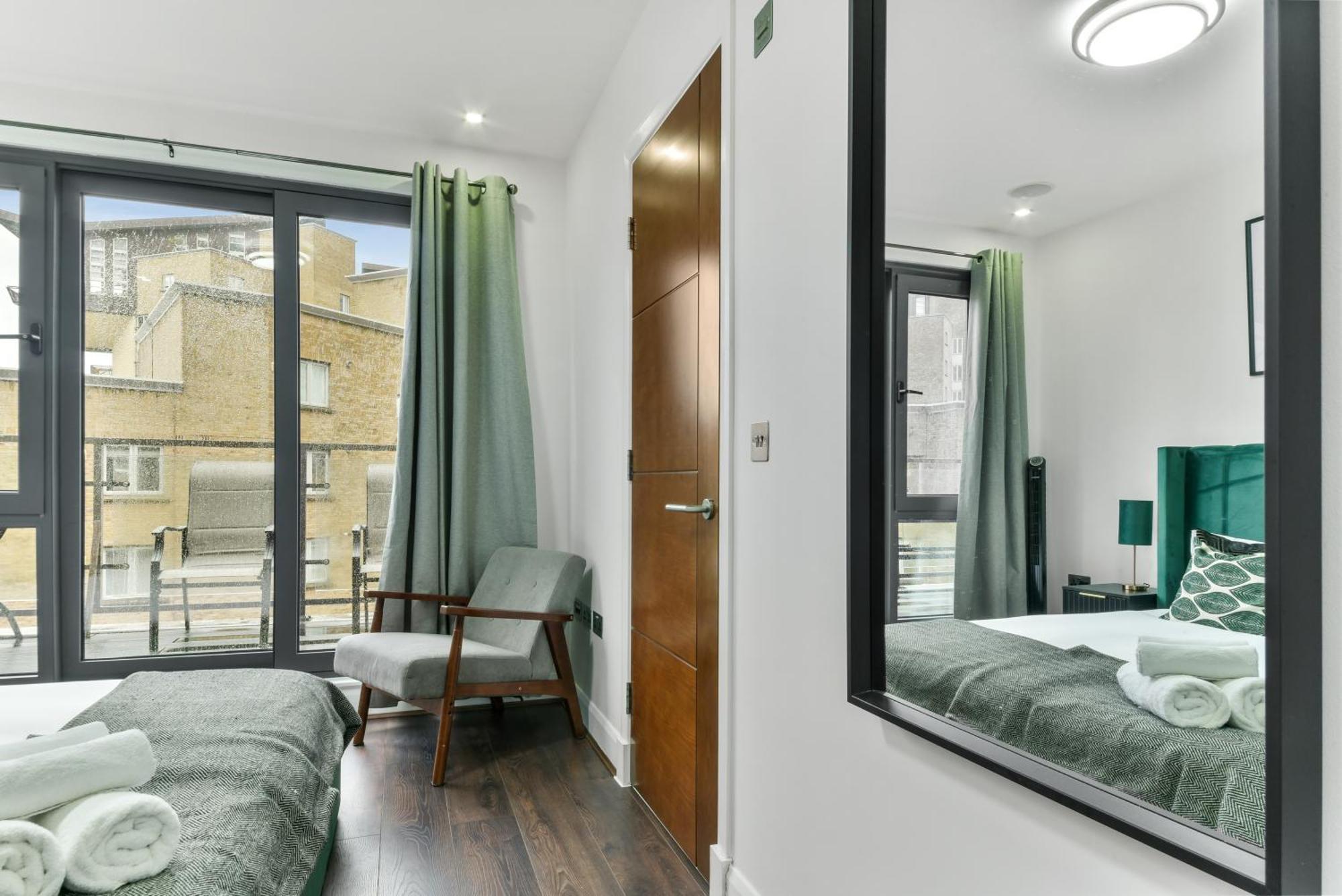 Appartamento Large 2 Bed 2 Bath Flat With Patio, Canary Wharf